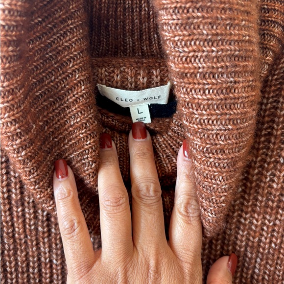 SOLD!!!


CLEO + WOLF WOMEN'S OVERSIZED TURTLENECK SWEATER - Picture 5 of 5